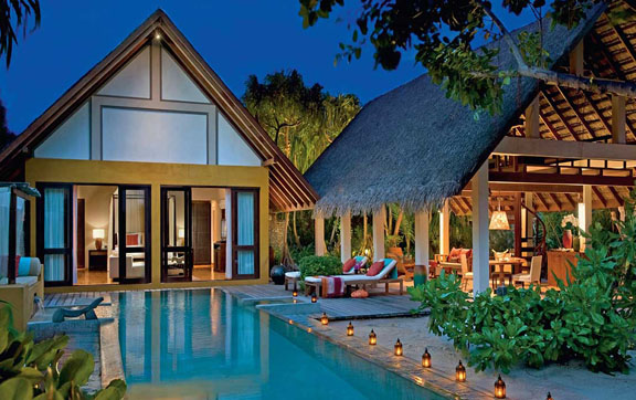 Four-Seasons-Maldives-at-Landaa-Giraavaru-Villa-Bungalow-Exterior-Nightime