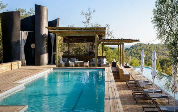World's-Best-Safari-Lodges-Lebombo-Lodge-Pool-and-View